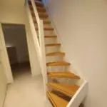 Raumspartreppe Vorderkante der stufe mit Antirutsch Profil versehen