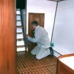 Innenmaßbau einer Motorjacht in Teakholz