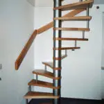 Spindeltreppe Buche und Silber -Lack