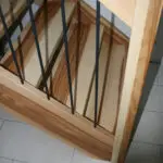 Stufen und Wangen Esche Vollholz mit Braunkern Geländerstäbe Stahl warmgewalzt geölt