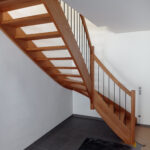 Wangentreppe Eiche, Stäbe stahl Klassische Bauart mit schlichter Optik