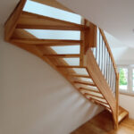 Viertel gewendelte Wangentreppe Eschenholz mit Braunkern